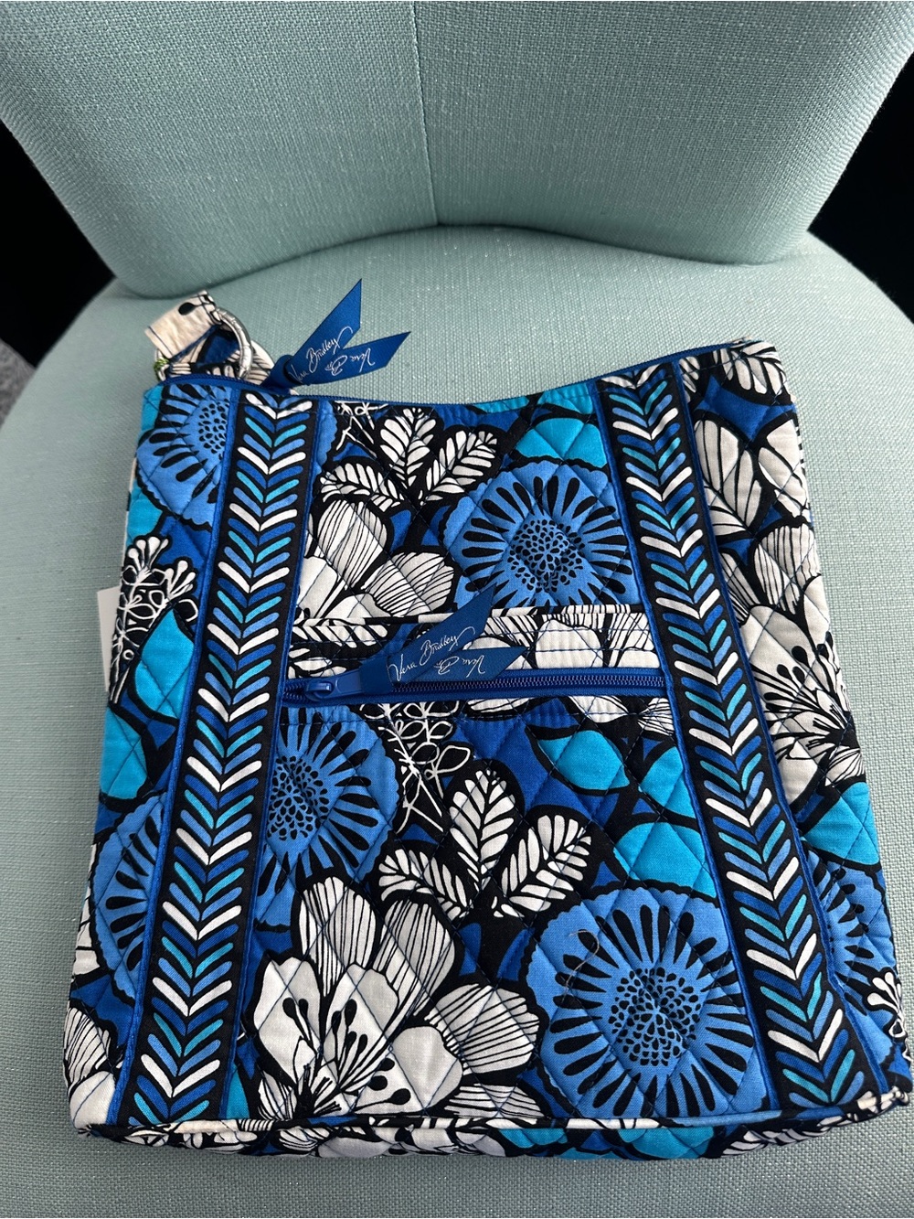 Vera Bradley Blue & White Floral Quilted 5 Piece Travel Bag Set - Picture 5 of 9